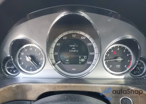 2010 Mercedes-Benz E 350 z USA, uszkodzony, nr VIN WDDHF5GB9AA053514